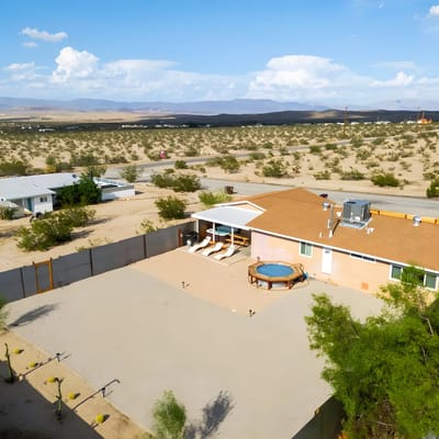 ☆Desert Rose☆ cocktail pool☆spa 
☆3 min to JT Park