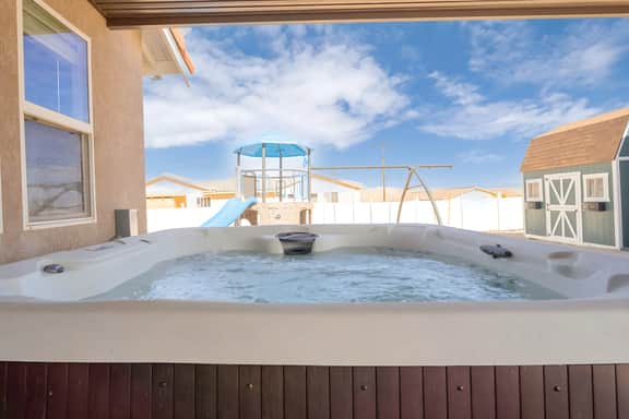 The Farm House | Pool | Spa | 5 Mins To JT Park