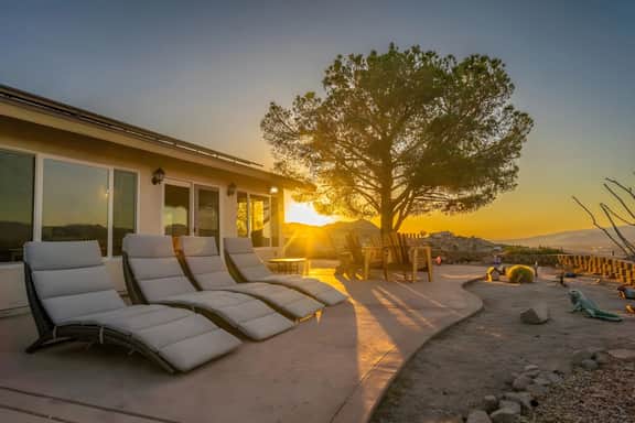 Mountain Breeze Villa / Spa / Boulders / Views