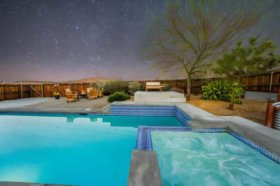 Serenity Villa / Joshua Tree / Pool / Spa / Views