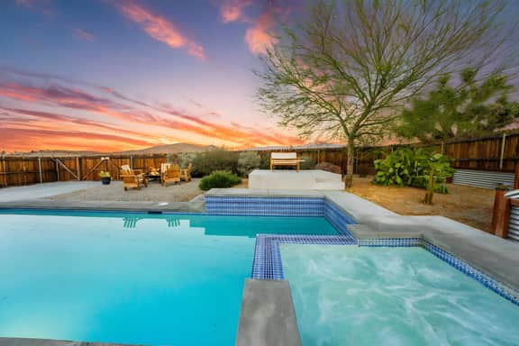 Serenity Villa / Joshua Tree / Pool / Spa / Views