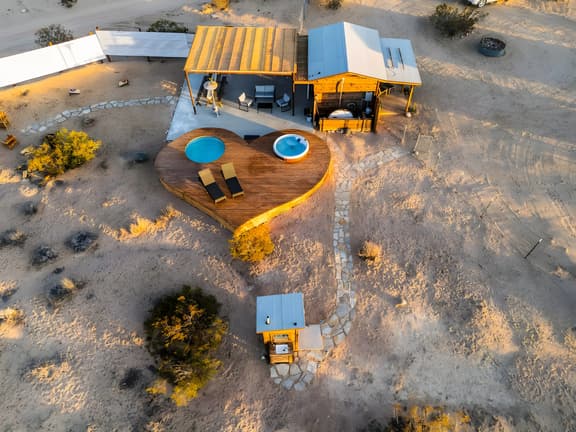 Mindys Rustic Rabbit Cabin / Heart / Spa / Views