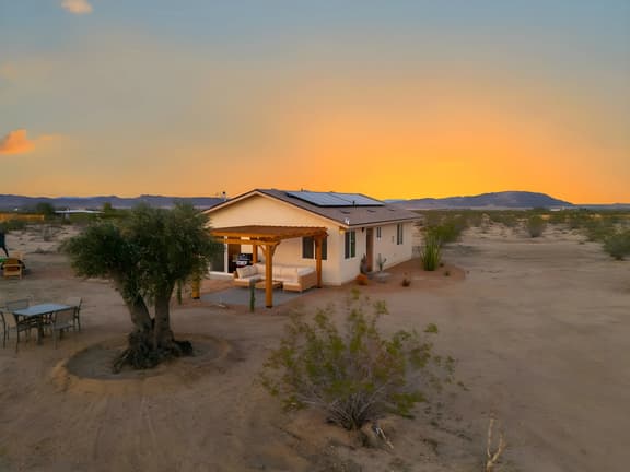 Desert Wonder / Spa / Gorgeous Views / Stargazing